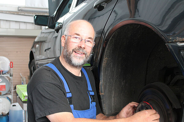 Kfz-Meisterbetrieb Jan Peter Henning in Tarmstedt Kontakt